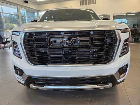 New 2026 GMC Yukon Denali w/ Denali Reserve Package AWD/4WD image 8