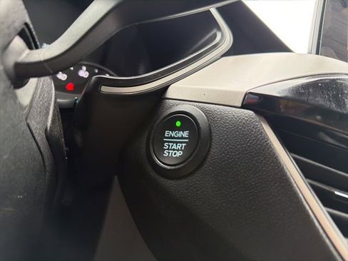 Certified 2021 Ford Escape SE image 34