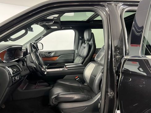 Used 2024 Lincoln Navigator Reserve image 23