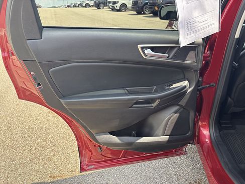 Used 2021 Ford Edge SEL w/ Convenience Package FWD image 17