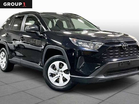 Used 2019 Toyota RAV4 LE image 2