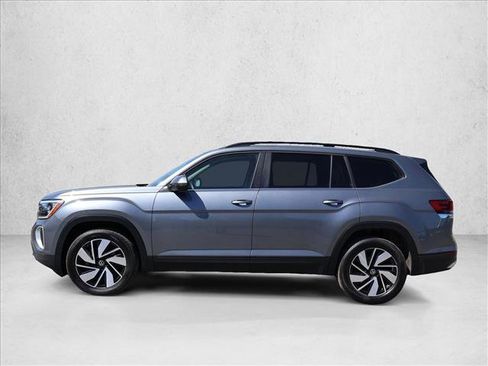 Used 2025 Volkswagen Atlas SE AWD/4WD image 10