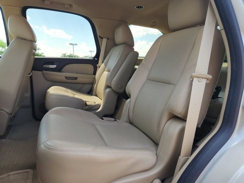 Used 2013 GMC Yukon Denali AWD/4WD image 4
