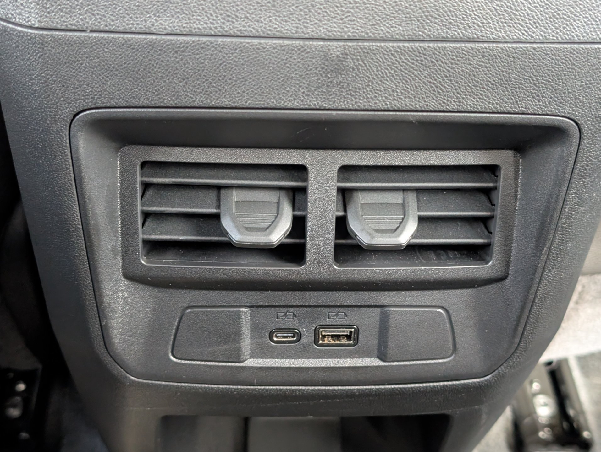 Used 2024 Chevrolet Colorado LT w/ LT Convenience Package III RWD image 16