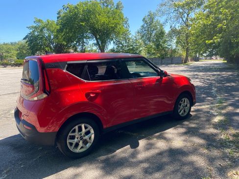 Used 2021 Kia Soul S FWD image 5