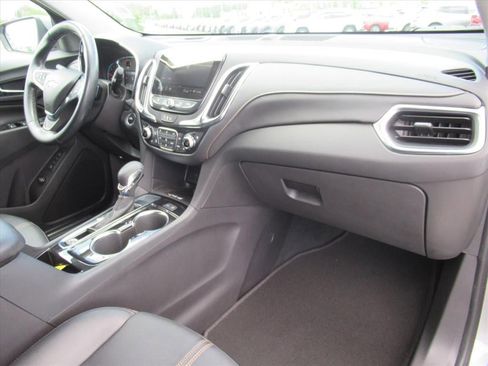 Used 2024 Chevrolet Equinox Premier FWD image 11