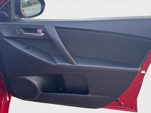 Used 2013 MAZDA MAZDA3 i Touring image 15