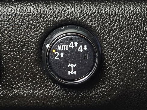 Used 2022 Chevrolet Colorado Z71 w/ Z71 Midnight Edition image 17