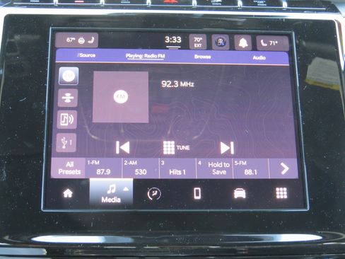 New 2025 Jeep Grand Cherokee Altitude image 30