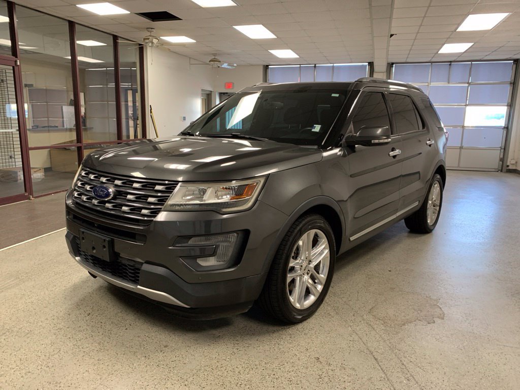 Used 2017 Ford Explorer Limited FWD image 3