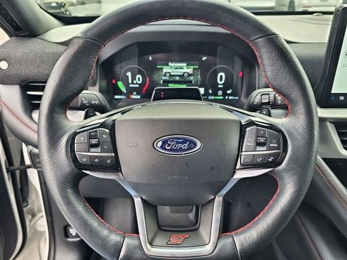 Used 2025 Ford Explorer ST image 22