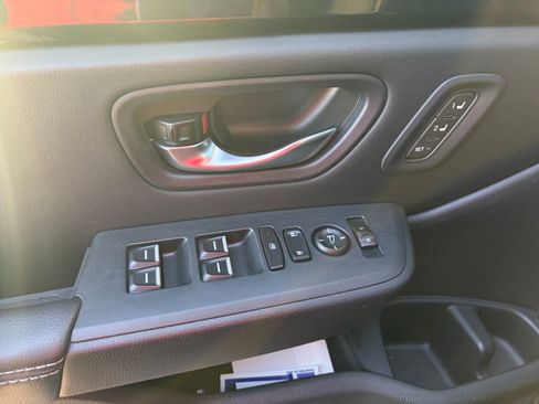 Used 2025 Honda Pilot EX-L image 19