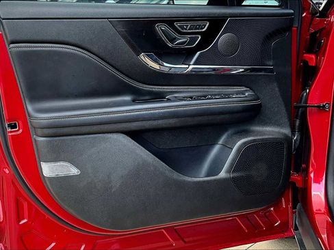 Used 2024 Lincoln Corsair FWD image 21