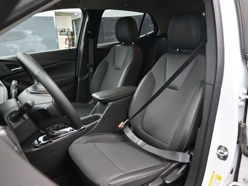 Used 2025 Buick Encore GX Preferred AWD/4WD image 18