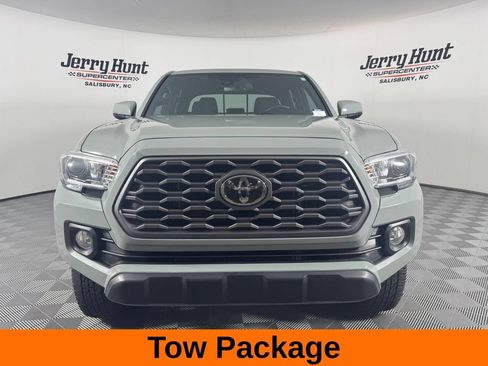 Used 2022 Toyota Tacoma TRD Off-Road w/ Technology Package AWD/4WD image 4