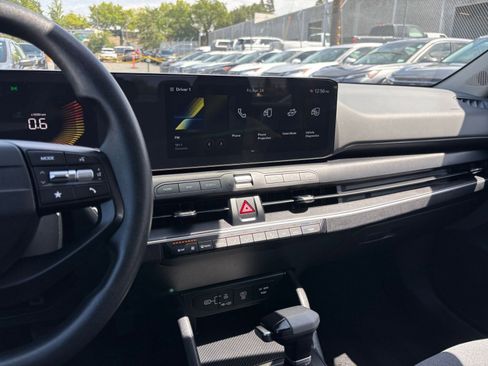 Used 2025 Kia K4 LXS FWD image 17