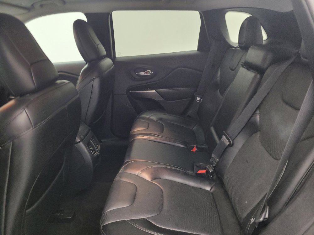 Used 2019 Jeep Cherokee Limited FWD image 18