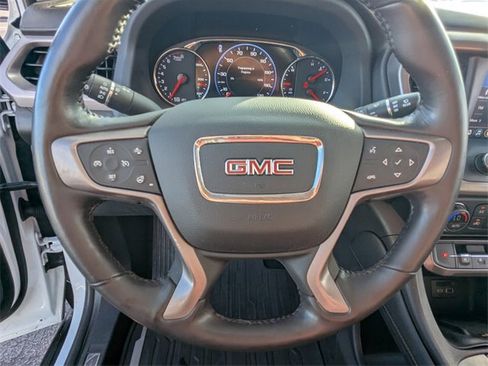 Used 2022 GMC Acadia AT4 w/ Technology Package image 40