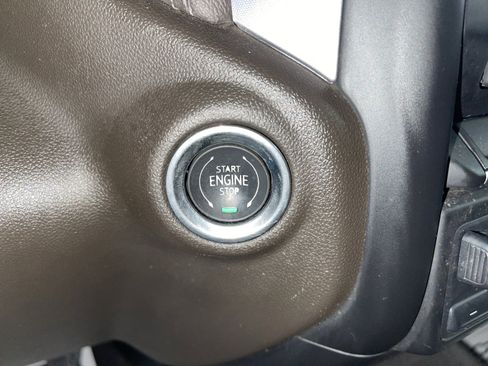 Used 2019 GMC Sierra 1500 SLE w/ SLE Value Package image 28