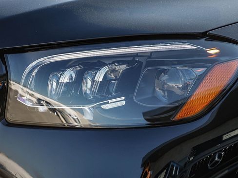 Certified 2025 Mercedes-Benz GLS 450 4MATIC image 7