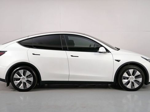 Used 2024 Tesla Model Y Long Range image 53