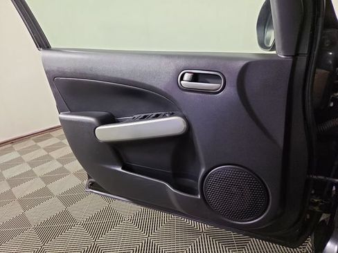 Used 2014 MAZDA MAZDA2 Sport FWD image 24
