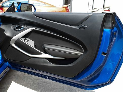 Used 2021 Chevrolet Camaro SS RWD image 37