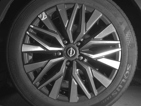 Used 2025 Nissan Altima 2.5 SV FWD image 17