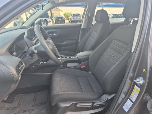 Certified 2025 Honda HR-V LX image 9
