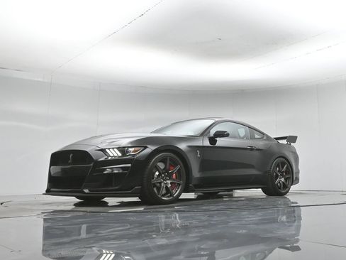 Certified 2021 Ford Mustang Shelby GT500 w/ Carbon Fiber Track Pack RWD image 42