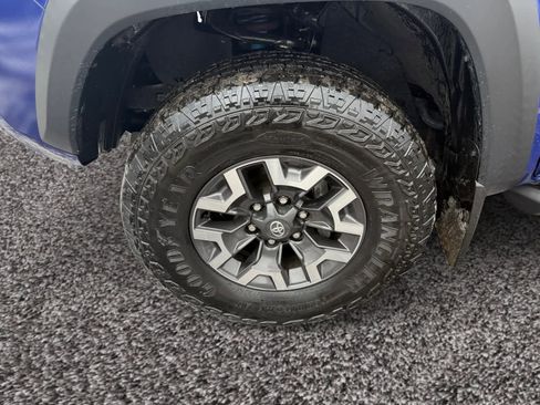 Used 2023 Toyota Tacoma TRD Off-Road image 14