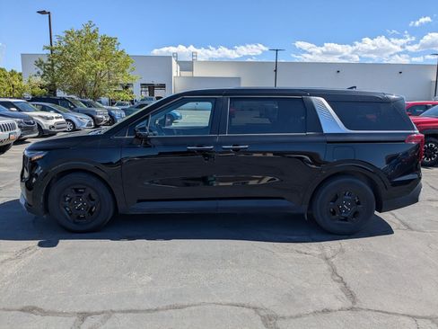 Used 2025 Kia Carnival FWD image 10