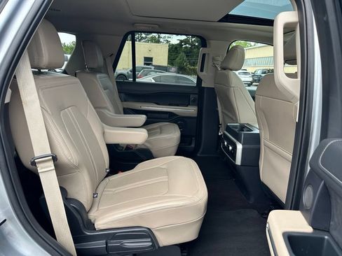 Used 2023 Ford Expedition Limited AWD/4WD image 23