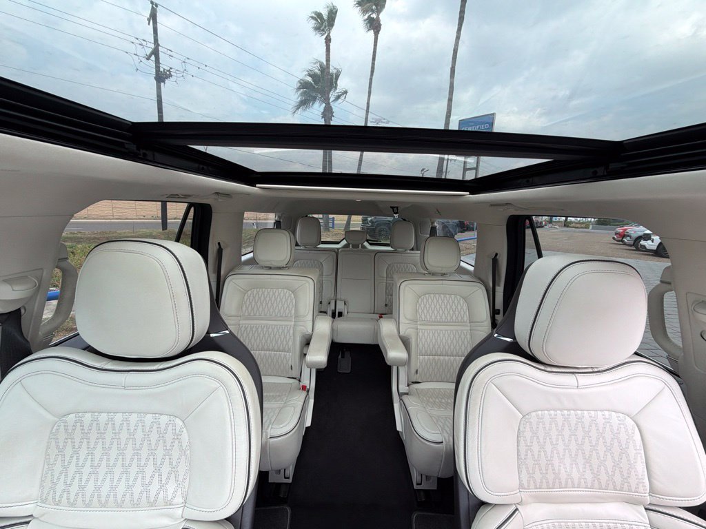 Used 2023 Lincoln Nautilus FWD w/ Premium Package image 19
