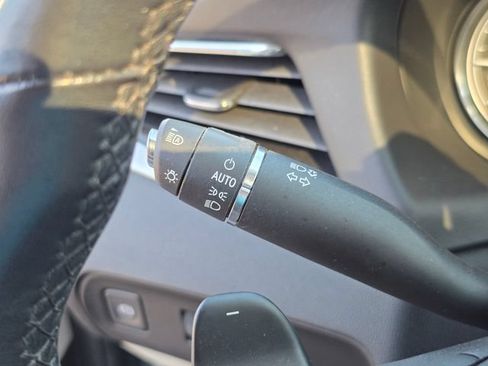 Used 2023 Buick Enclave Essence w/ Experience Buick Package FWD image 33