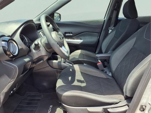 Used 2020 Nissan Kicks SV FWD image 10