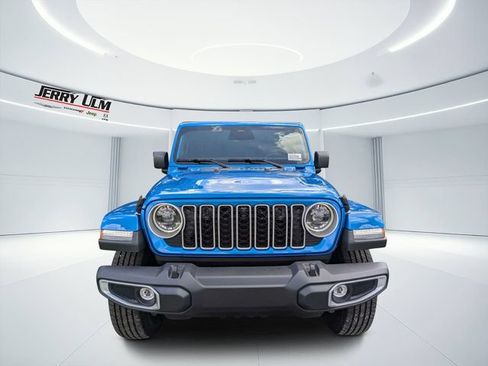 New 2026 Jeep Wrangler Unlimited Sahara AWD/4WD image 8