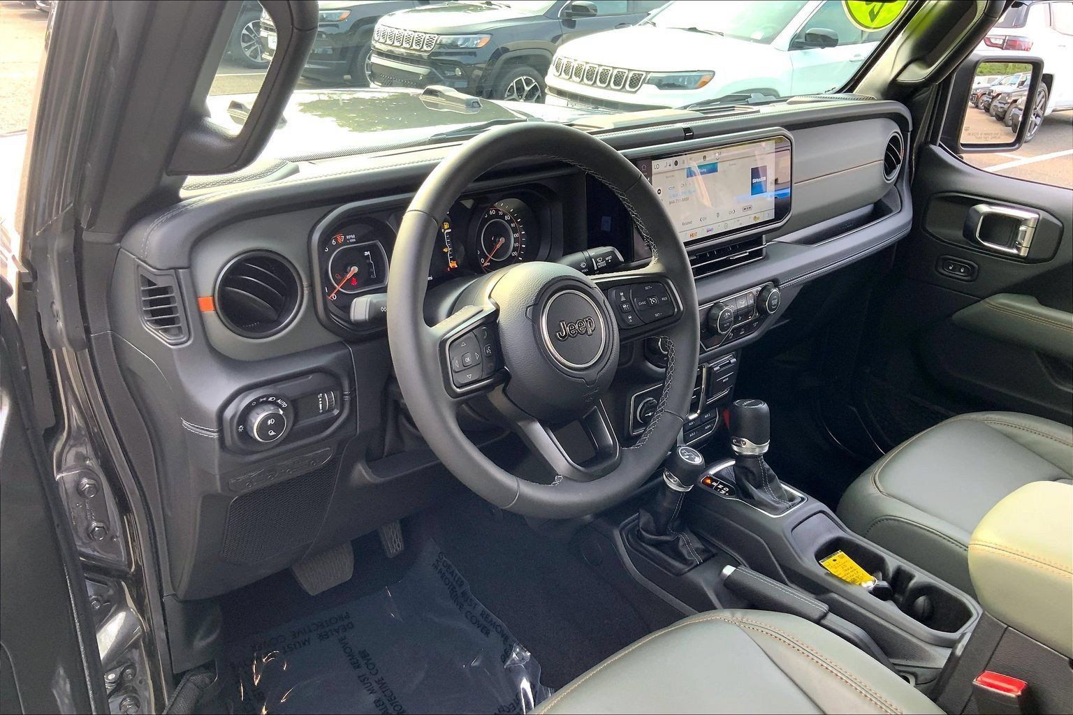Certified 2025 Jeep Gladiator Mojave w/ Safety Group AWD/4WD image 17