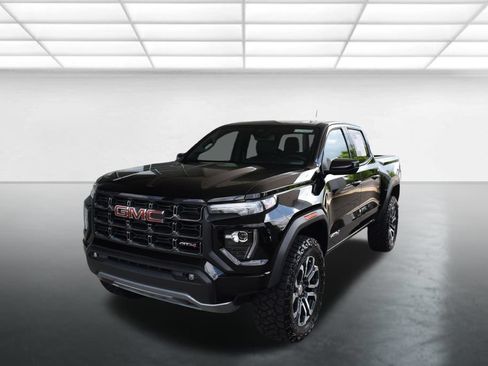 Used 2024 GMC Canyon AT4 w/ Canyon Safety Plus Package AWD/4WD image 6