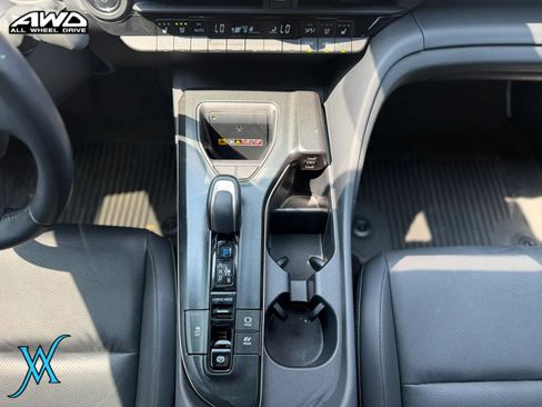 Used 2023 Toyota Crown AWD/4WD image 30