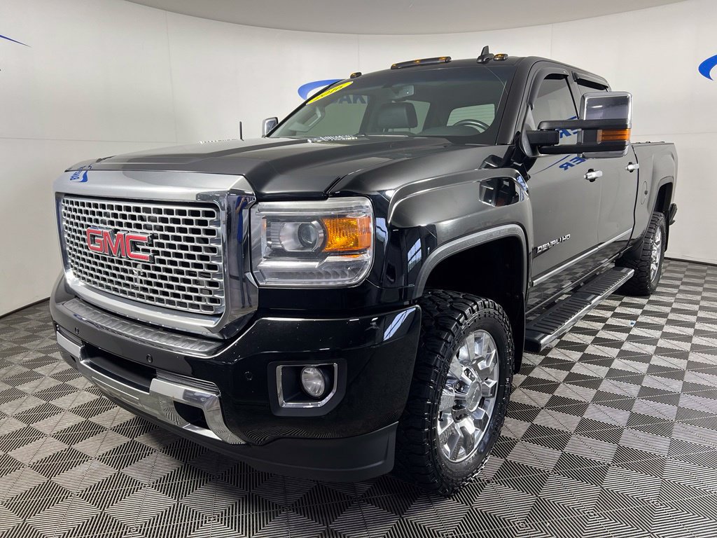 Used 2016 GMC Sierra 2500 Denali w/ Suspension Package, Off-Road AWD/4WD image 1