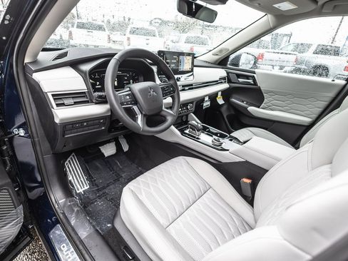 New 2026 Mitsubishi Outlander SEL image 19