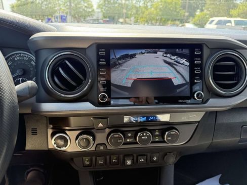 Used 2021 Toyota Tacoma TRD Sport w/ Technology Package AWD/4WD image 16