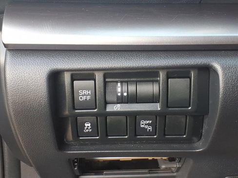 Used 2019 Subaru Crosstrek 2.0i Limited w/ Popular Package #4 image 17