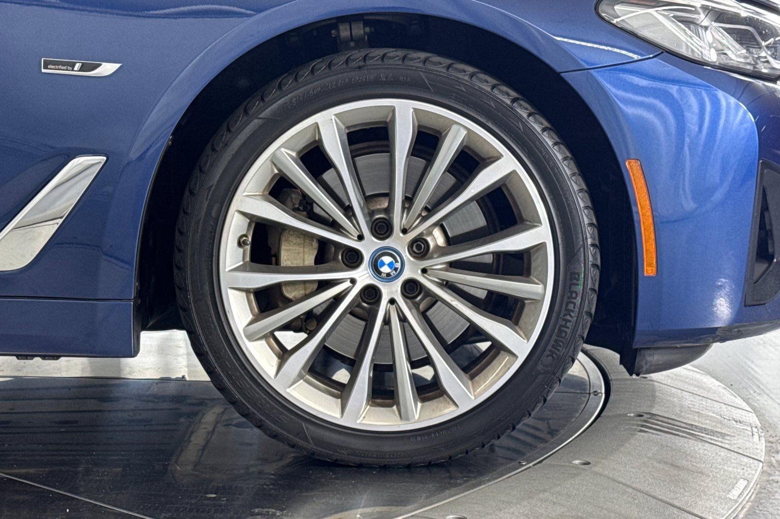 Used 2023 BMW 530e w/ Convenience Package RWD image 13
