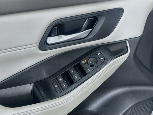 Used 2023 Nissan Rogue SV w/ SV Premium B Package FWD image 15
