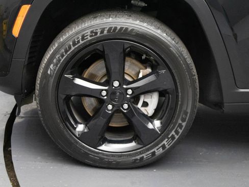 Used 2023 Jeep Grand Cherokee L Laredo AWD/4WD image 46