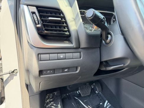 Used 2021 Nissan Rogue SL FWD image 19