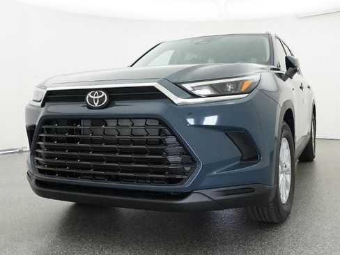New 2026 Toyota Grand Highlander XLE FWD image 16