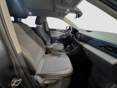 Used 2022 Volkswagen Taos SE image 21